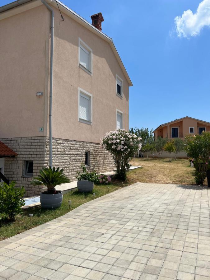 Apartments Ban Galizana Екстер'єр фото