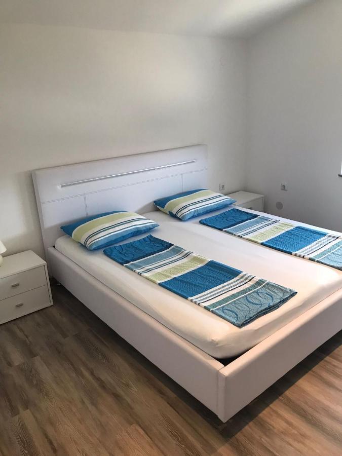 Apartments Ban Galizana Екстер'єр фото