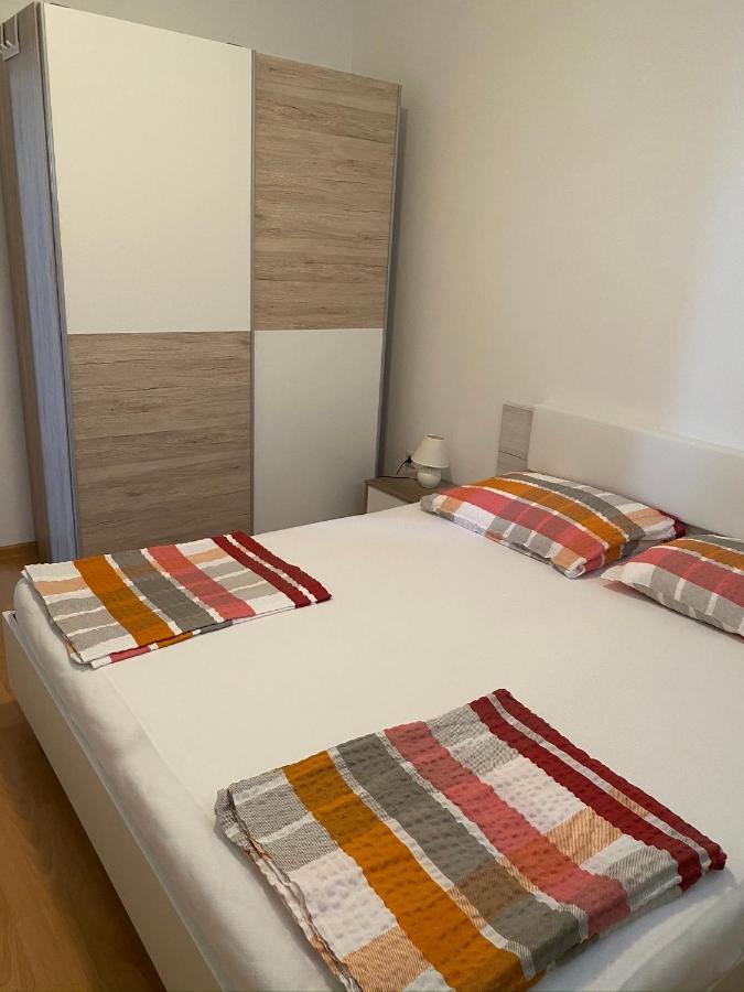Apartments Ban Galizana Екстер'єр фото
