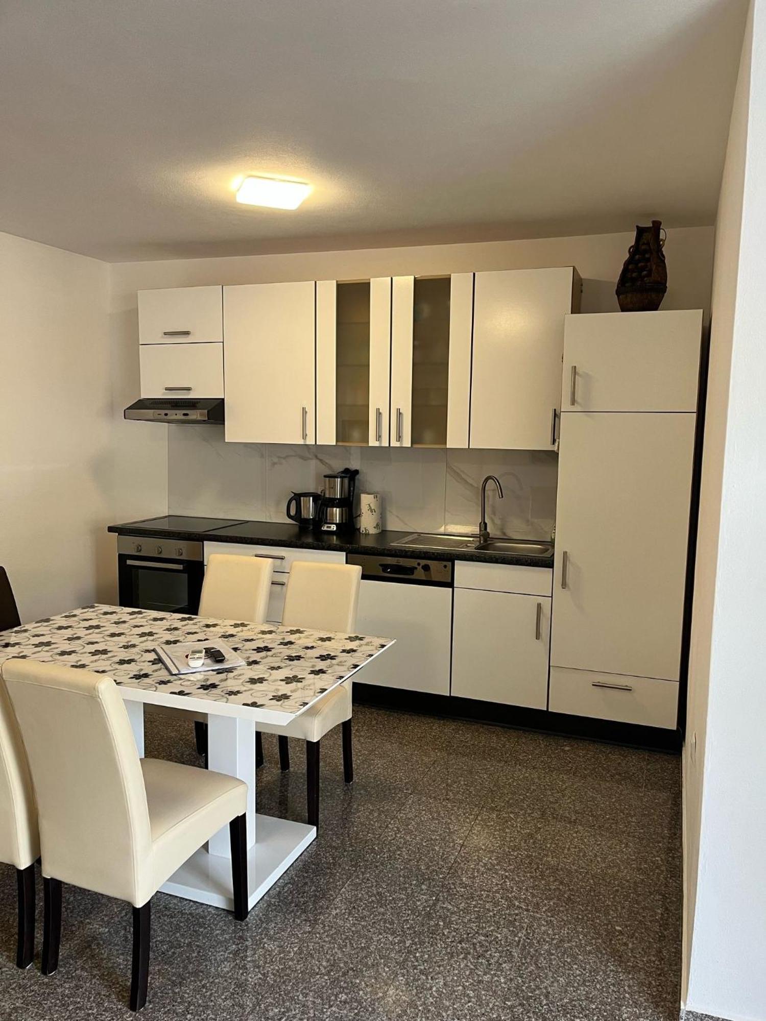 Apartments Ban Galizana Екстер'єр фото