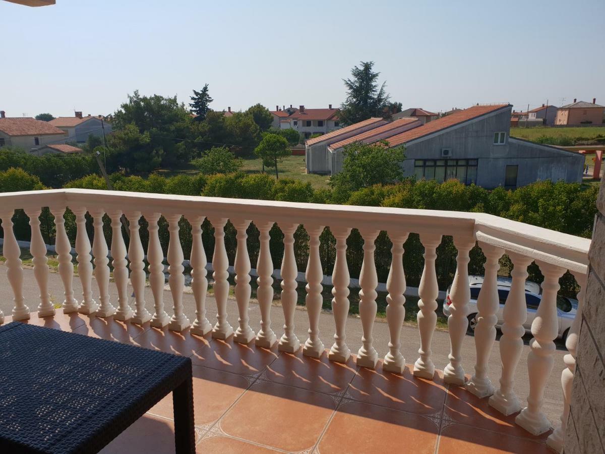 Apartments Ban Galizana Екстер'єр фото